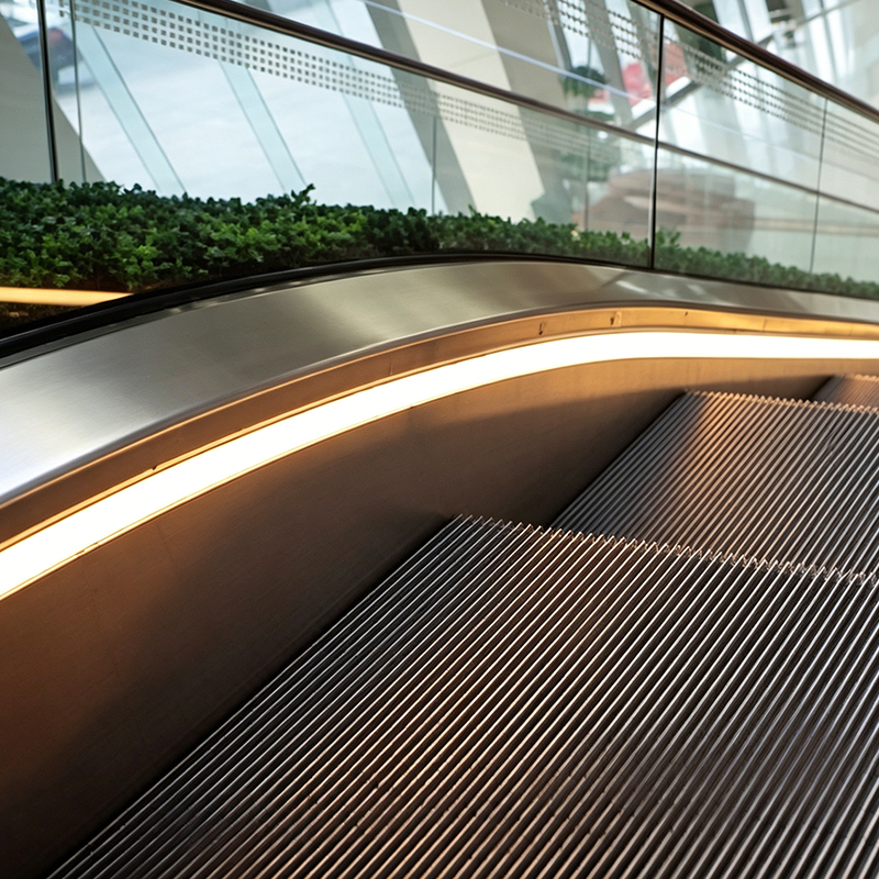 30° Escalator Tráchtála do Mheallanna Siopadóireachta & Óstáin